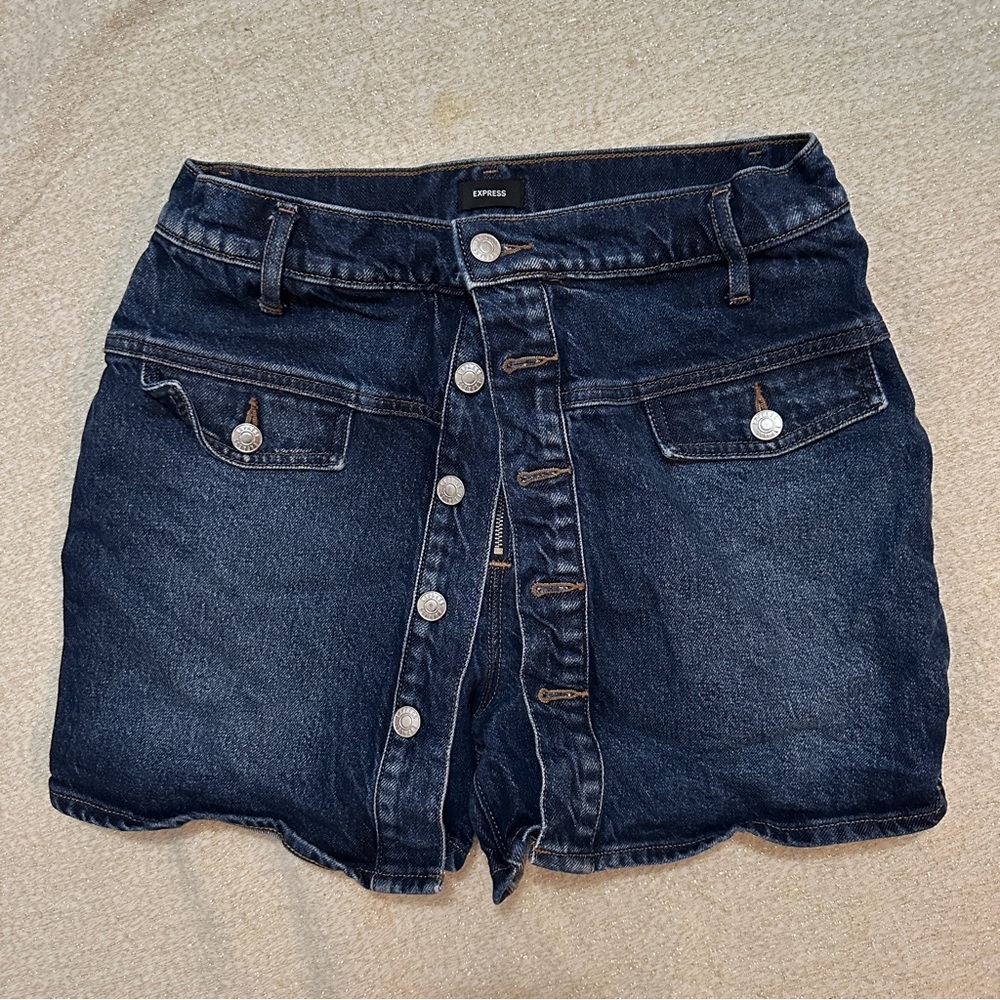 Express Women's Dark Denim Button-Up Shorts